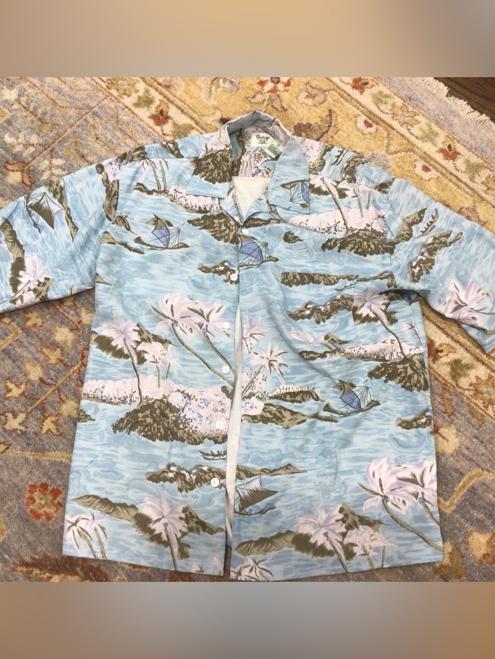 Vintage Silk Light Blue Tropical Print Mens Button-Up Short Sleeve Shirt